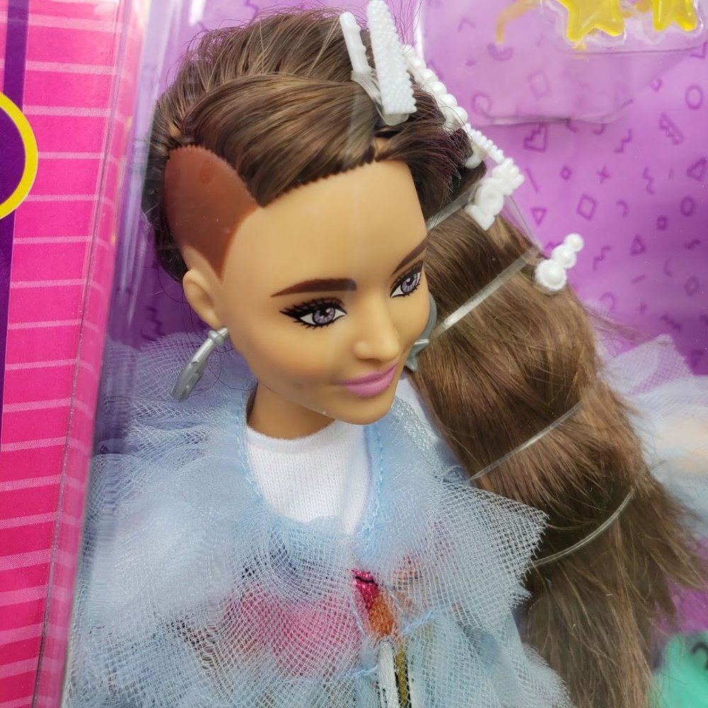 Barbie Doll Easter basket gift - Picture 6 of 16
